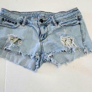 Bullhead Trendy Summery Light Wash Distressed Festival Beach Jean Shorty Shorts
